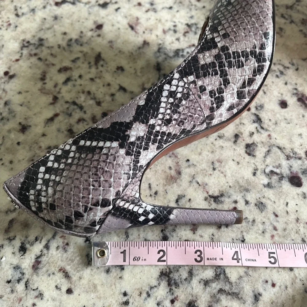 Coach Snakeskin Pumps Womens 6.5 B Lavender Black Pointed Toe Stiletto Heels